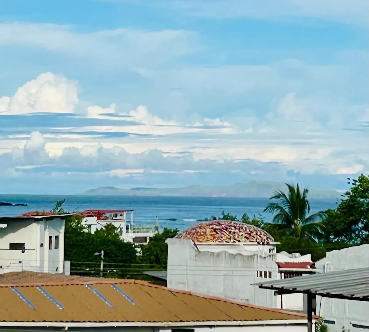 Family-Friendly With Balcony And Terrace Apartment Puerto Ayora