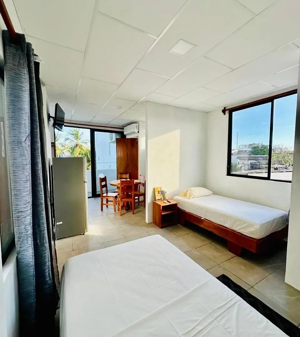Family-Friendly With Balcony And Terrace Apartment Puerto Ayora  0*, Puerto Ayora (Galapagos Islands)